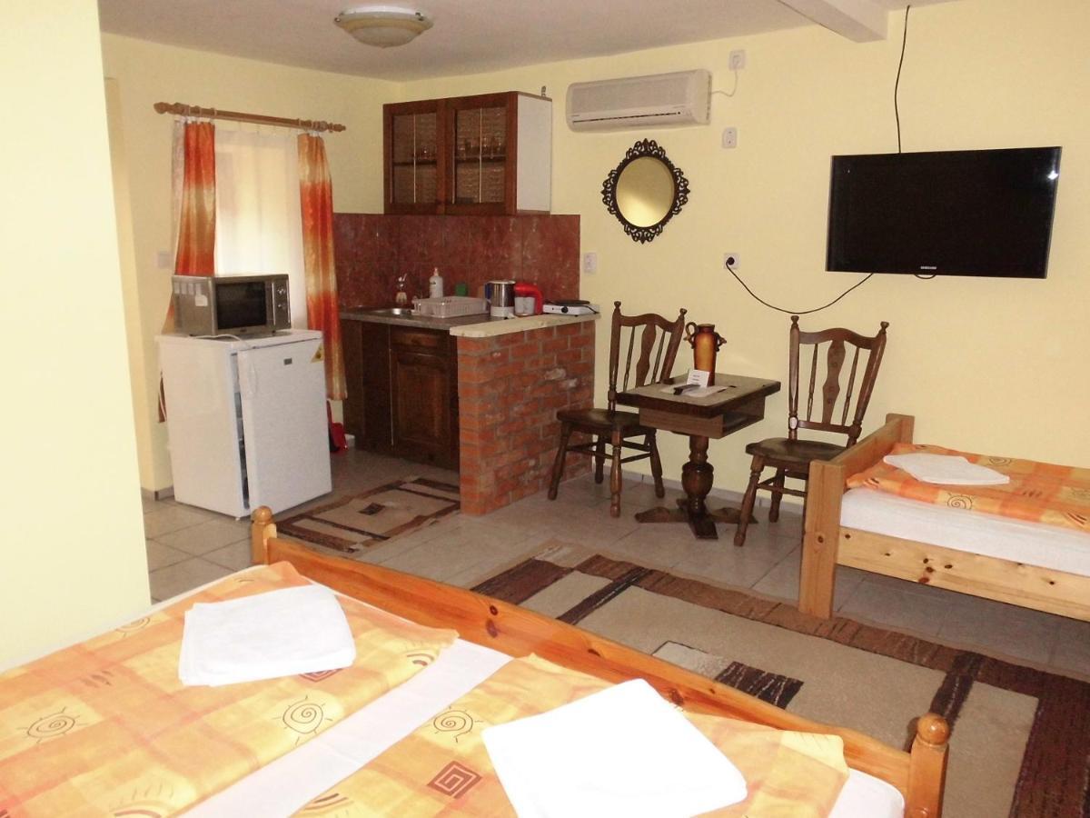 Fenyves Apartman Sárospatak Εξωτερικό φωτογραφία